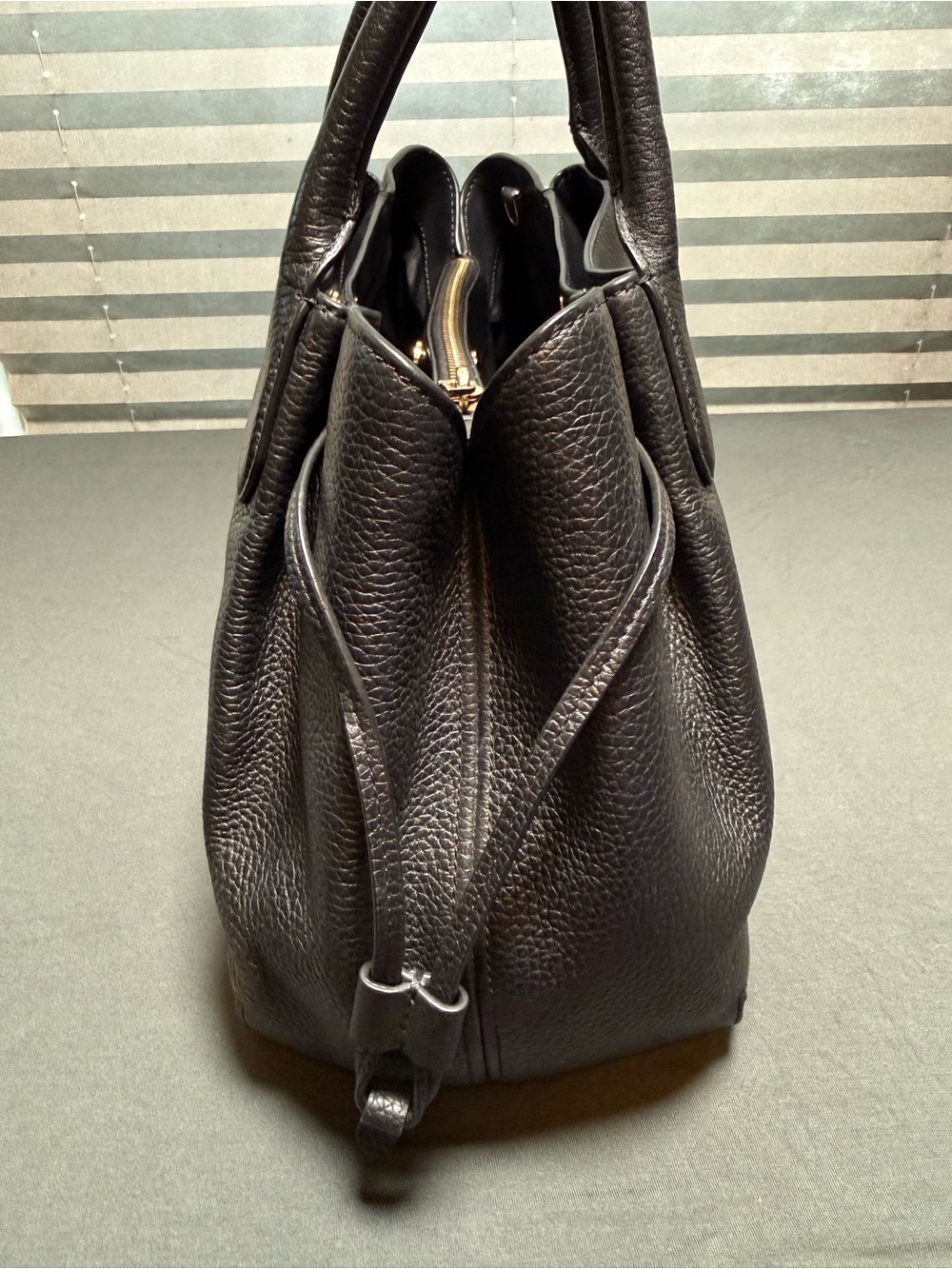 Kate Spade large dumpling in black - Picture 5 of 10